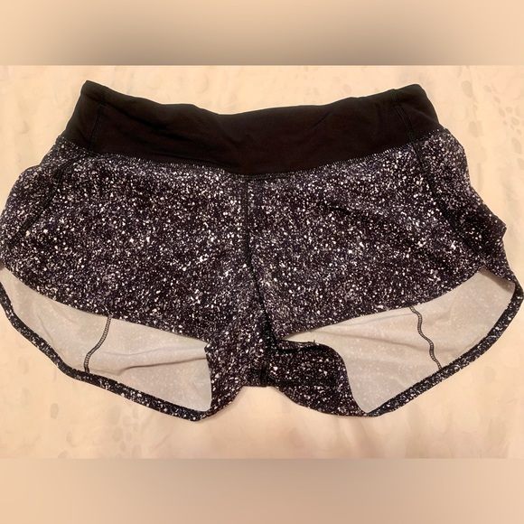 Lululemon speed shorts size 4 - Picture 1 of 3